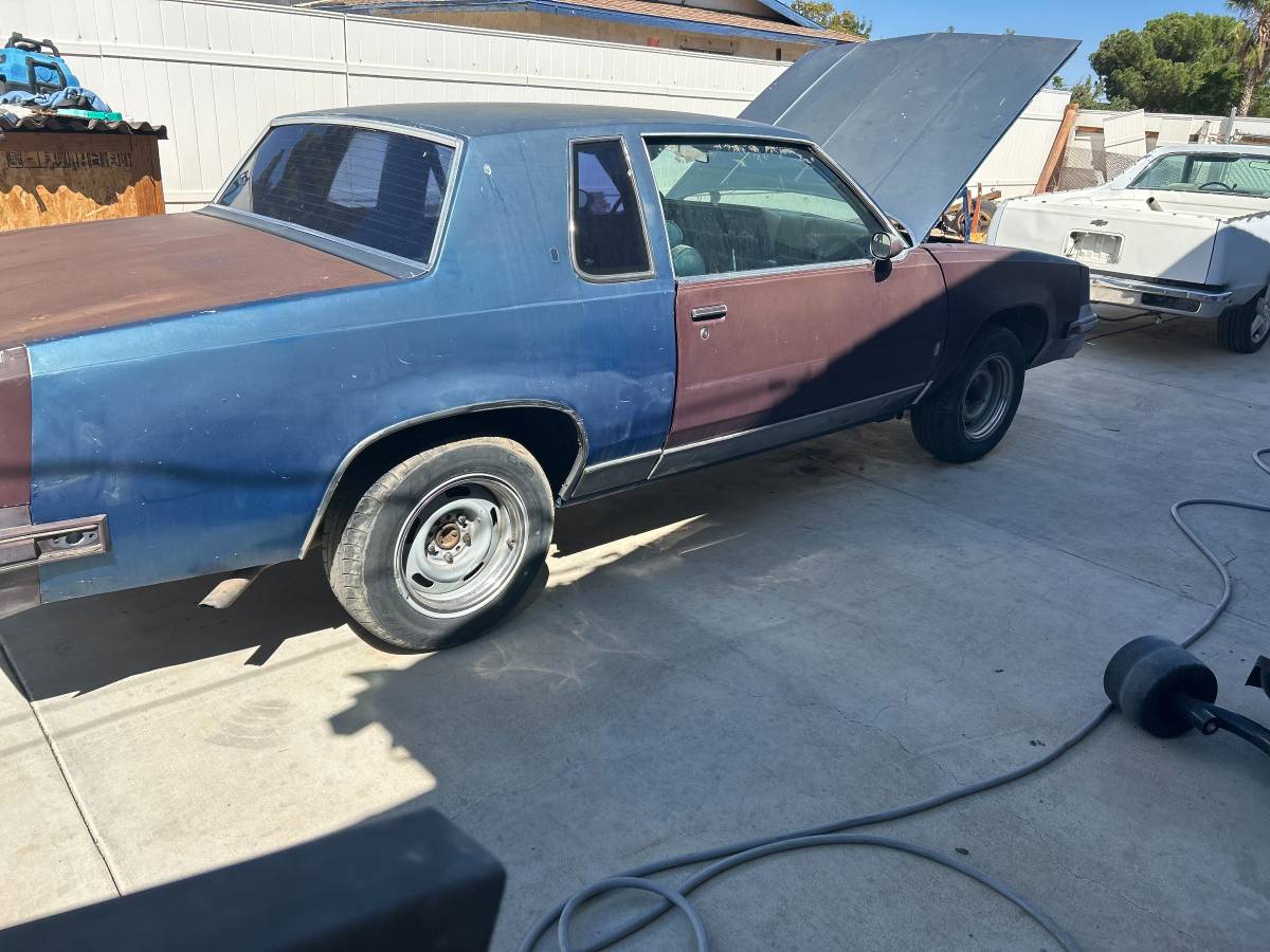Oldsmobile-cutlass-supreme-1981-4