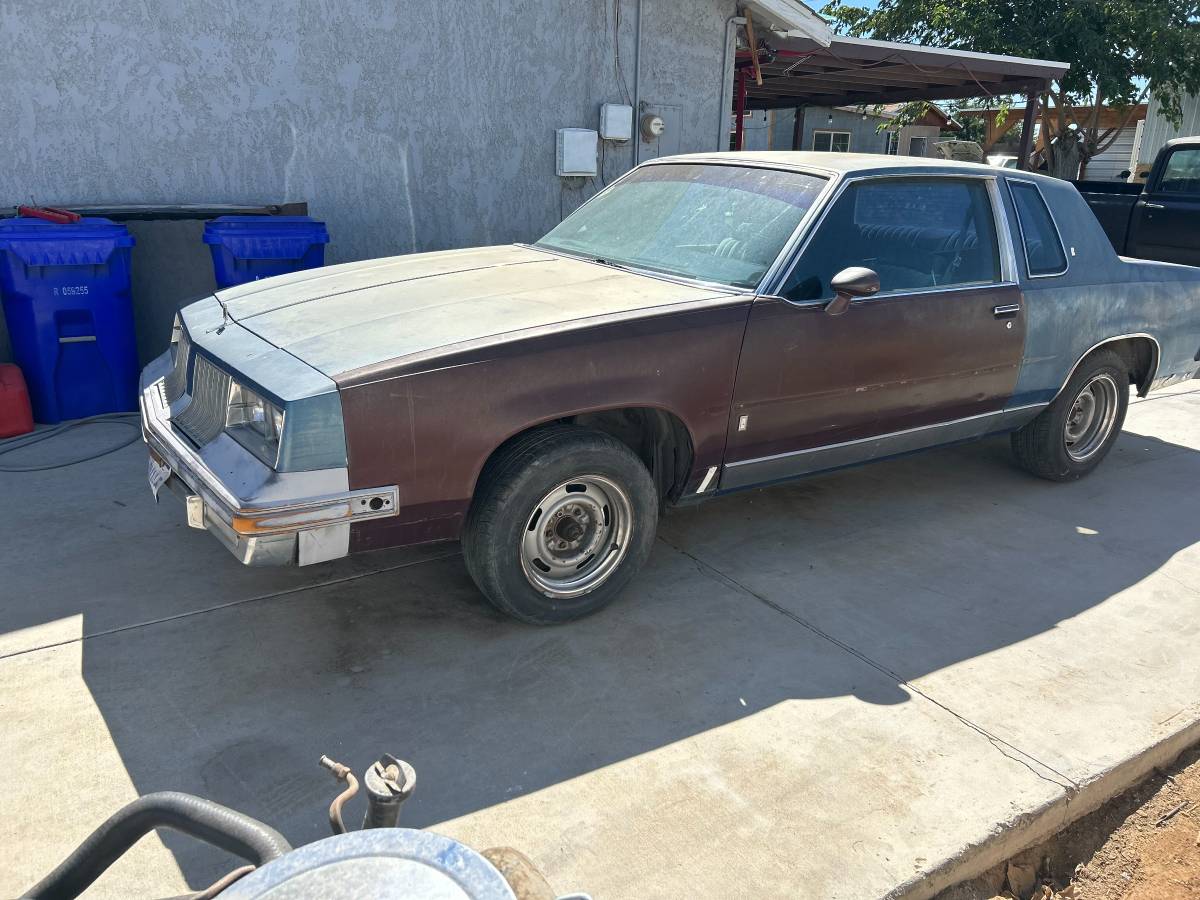 Oldsmobile-cutlass-supreme-1981-7