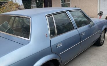 Oldsmobile-cutlass-supreme-1981-7