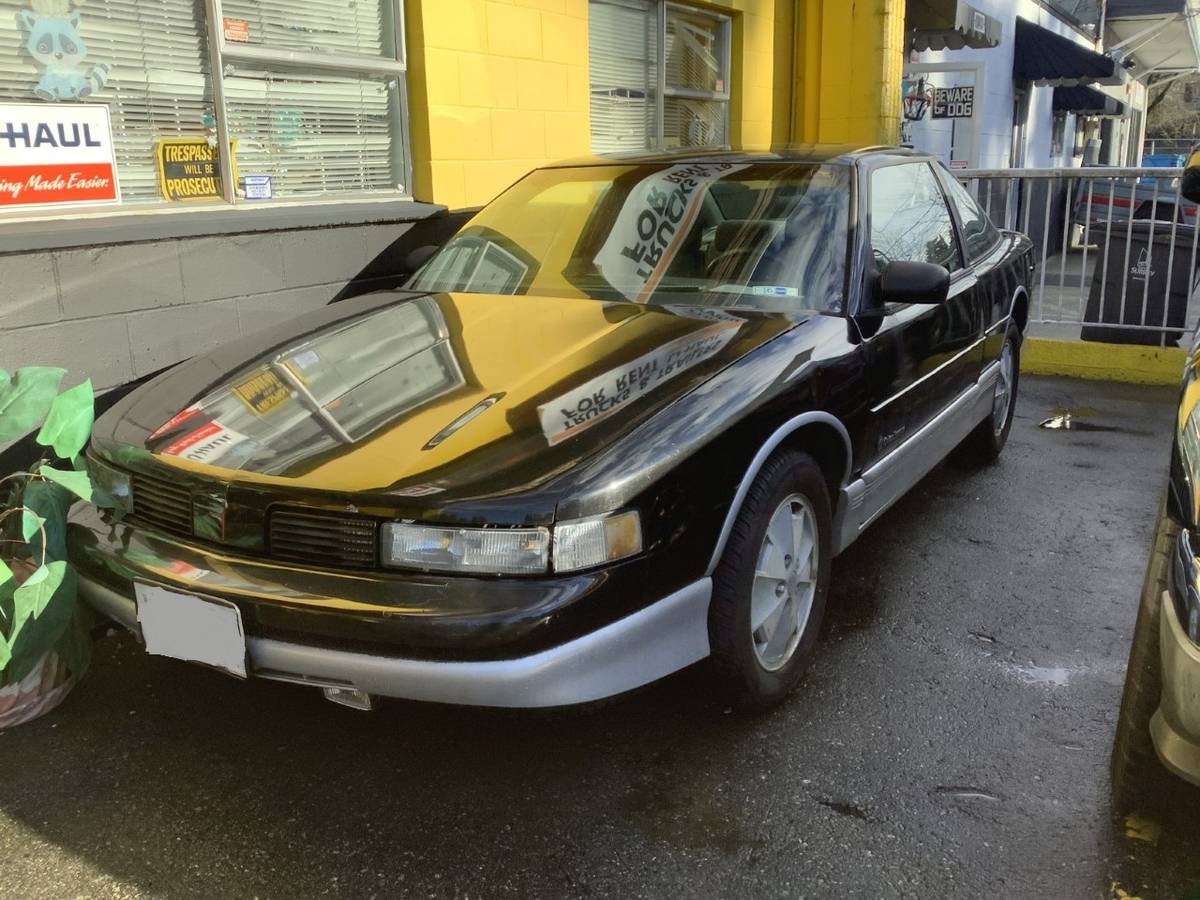 Oldsmobile-cutlass-supreme-1989-black