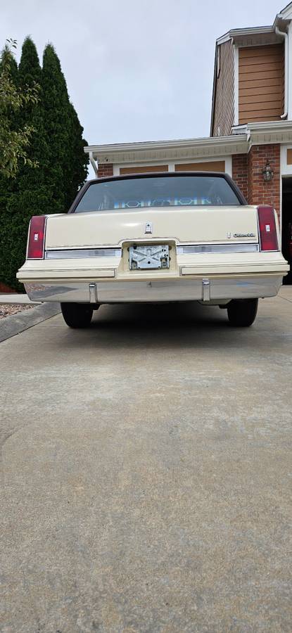 Oldsmobile-cutlass-supreme-brougham-1985-yellow-4