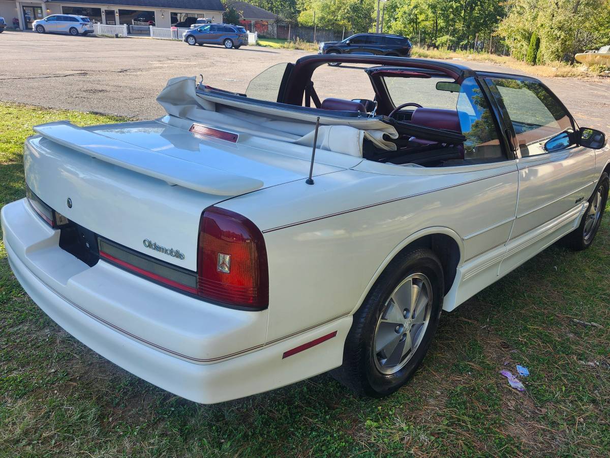 Oldsmobile-cutlass-supreme-convertible-1991-7