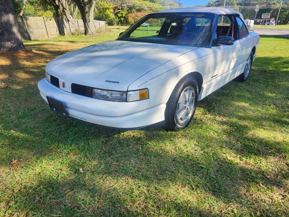 Oldsmobile-cutlass-supreme-convertible-1991