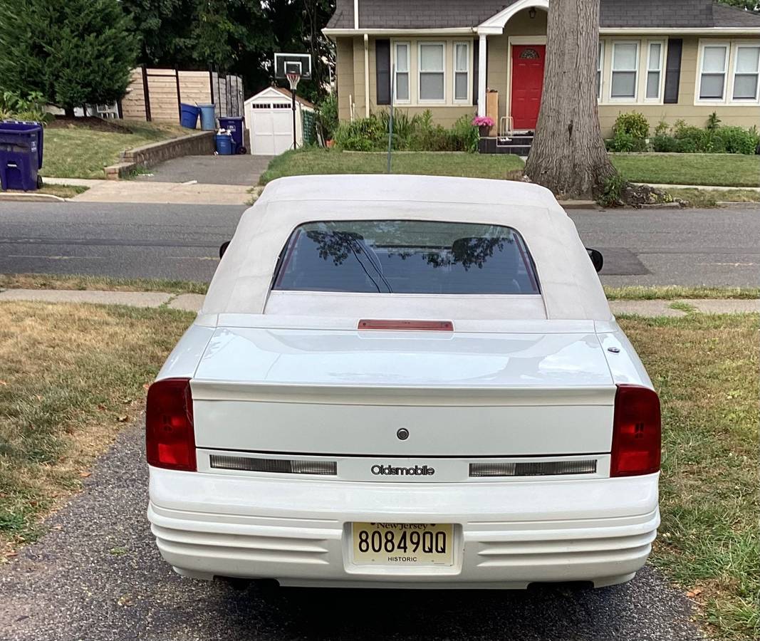 Oldsmobile-cutlass-supreme-convertible-1994-white-10