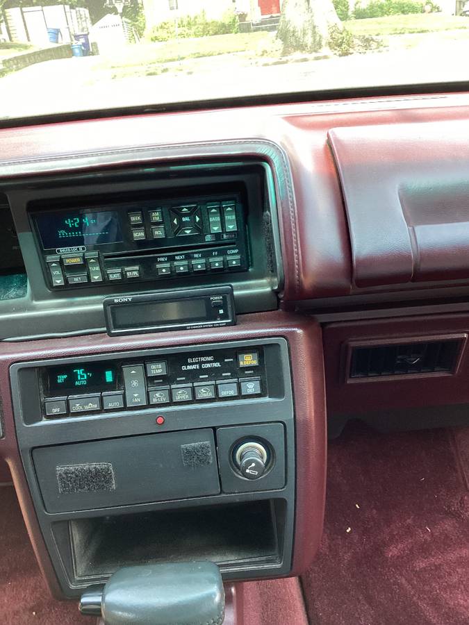 Oldsmobile-cutlass-supreme-convertible-1994-white-17