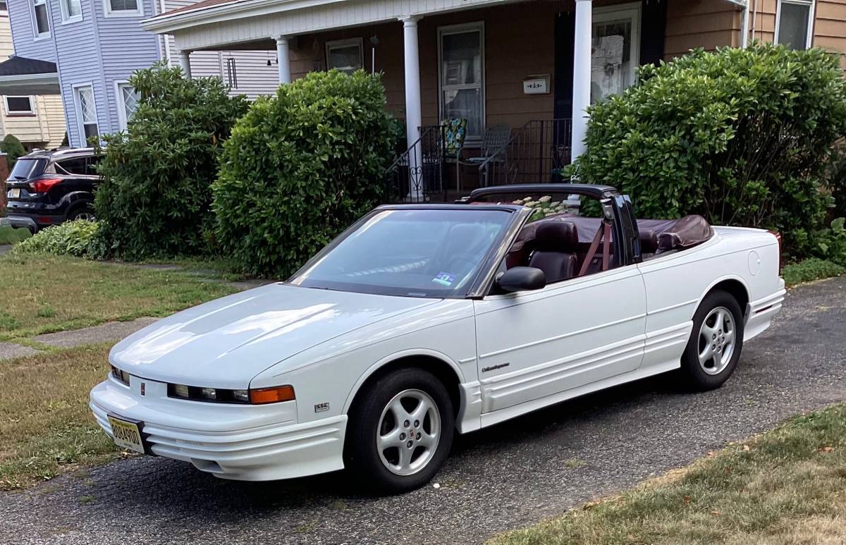 Oldsmobile-cutlass-supreme-convertible-1994-white-2