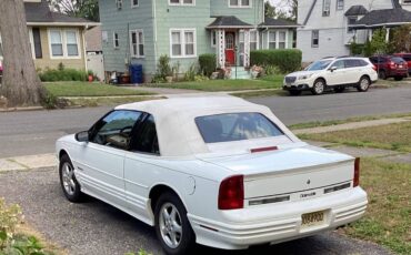 Oldsmobile-cutlass-supreme-convertible-1994-white-21