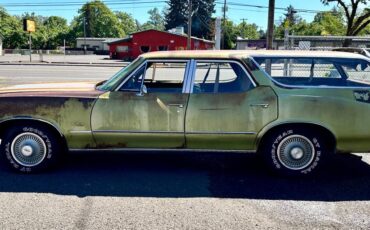 Oldsmobile-cutlass-wagon-1971-green-2