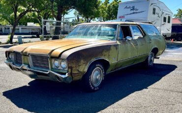 Oldsmobile-cutlass-wagon-1971-green