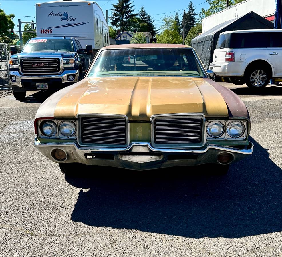 Oldsmobile-cutlass-wagon-1971-green-4