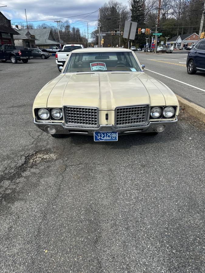 Oldsmobile-cutlass-wagon-1972-yellow-3