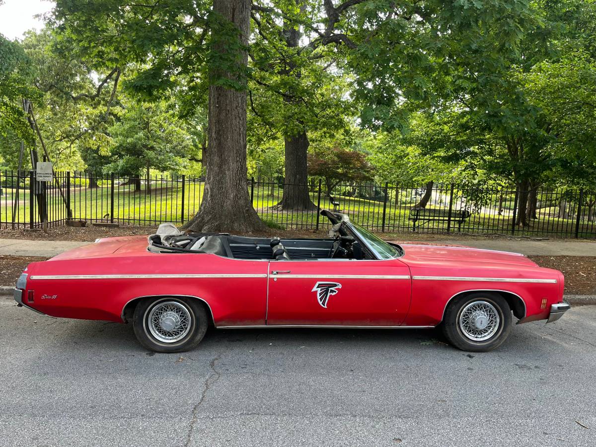 Oldsmobile-delta-88-1972-red-1
