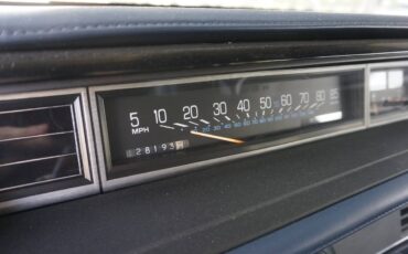 Oldsmobile-delta-88-1989-white-12
