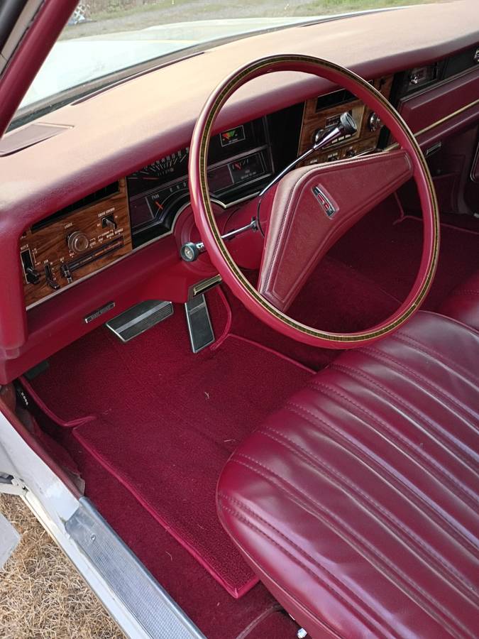 Oldsmobile-delta-88-royale-1975-white-2