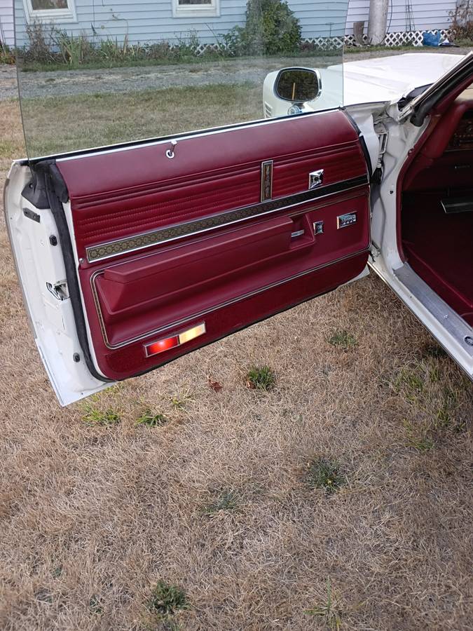 Oldsmobile-delta-88-royale-1975-white-3