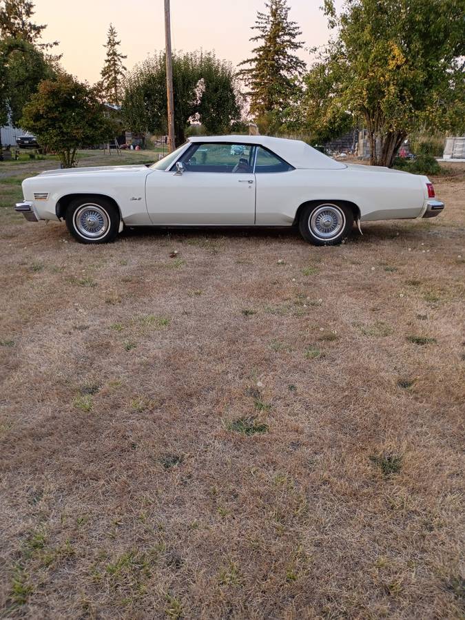 Oldsmobile-delta-88-royale-1975-white-6