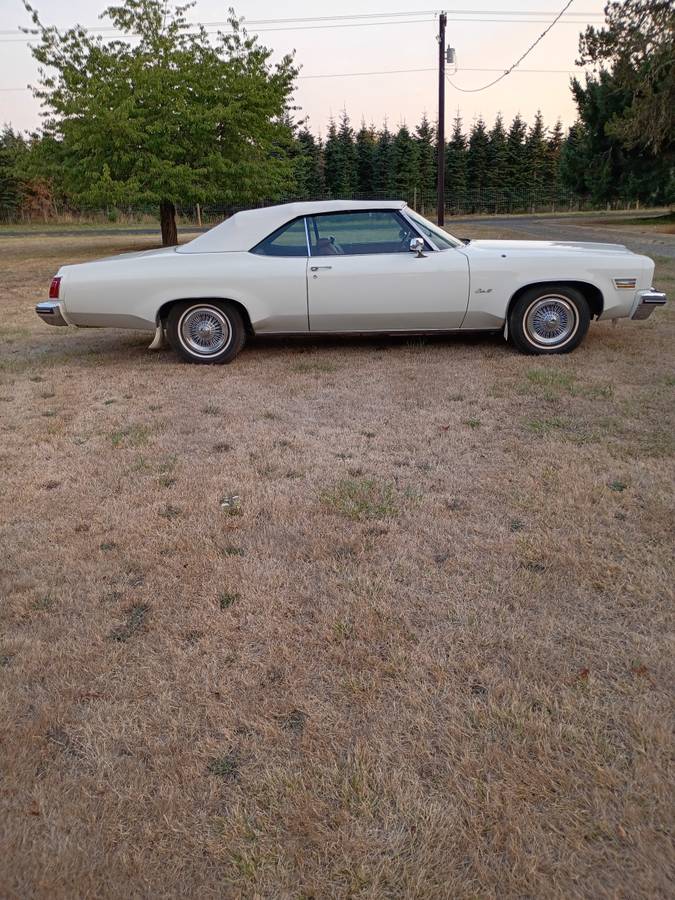 Oldsmobile-delta-88-royale-1975-white-7