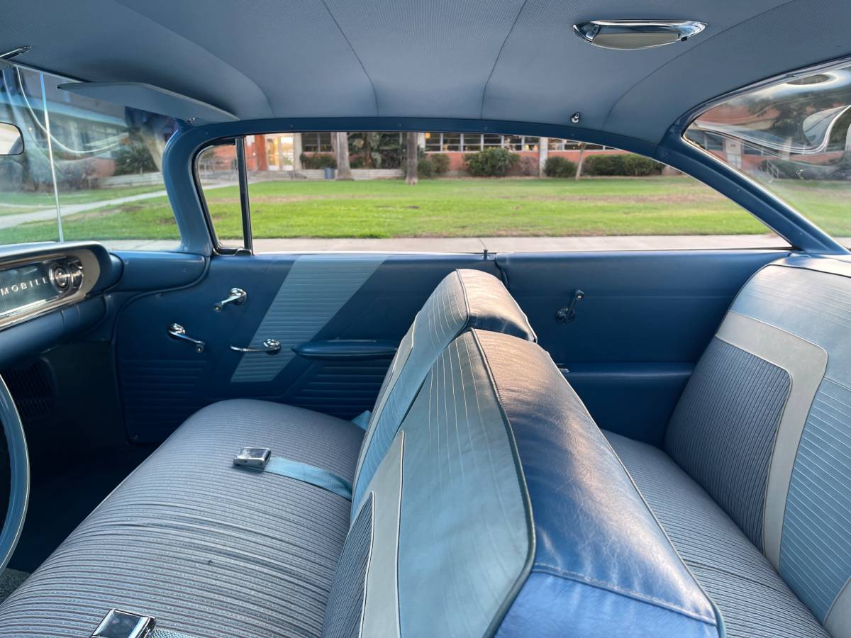 Oldsmobile-dynamic-88-1960-blue-19