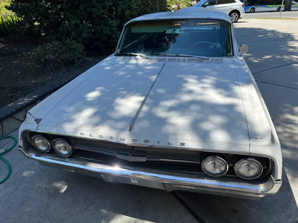 Oldsmobile-dynamic-88-1964-white-1