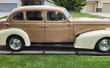 Oldsmobile-sedan-touring-1938-10