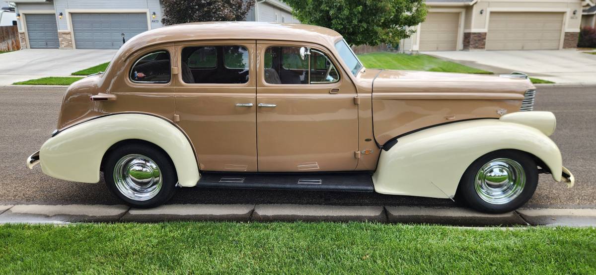 Oldsmobile-sedan-touring-1938-10