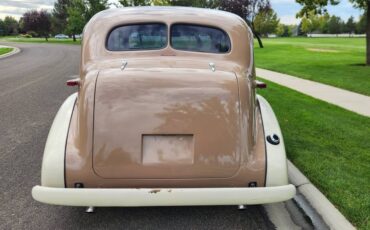 Oldsmobile-sedan-touring-1938-13