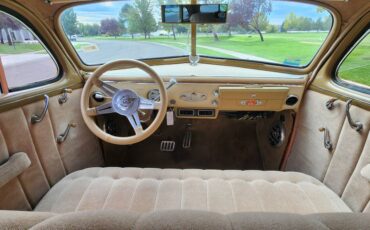Oldsmobile-sedan-touring-1938-16