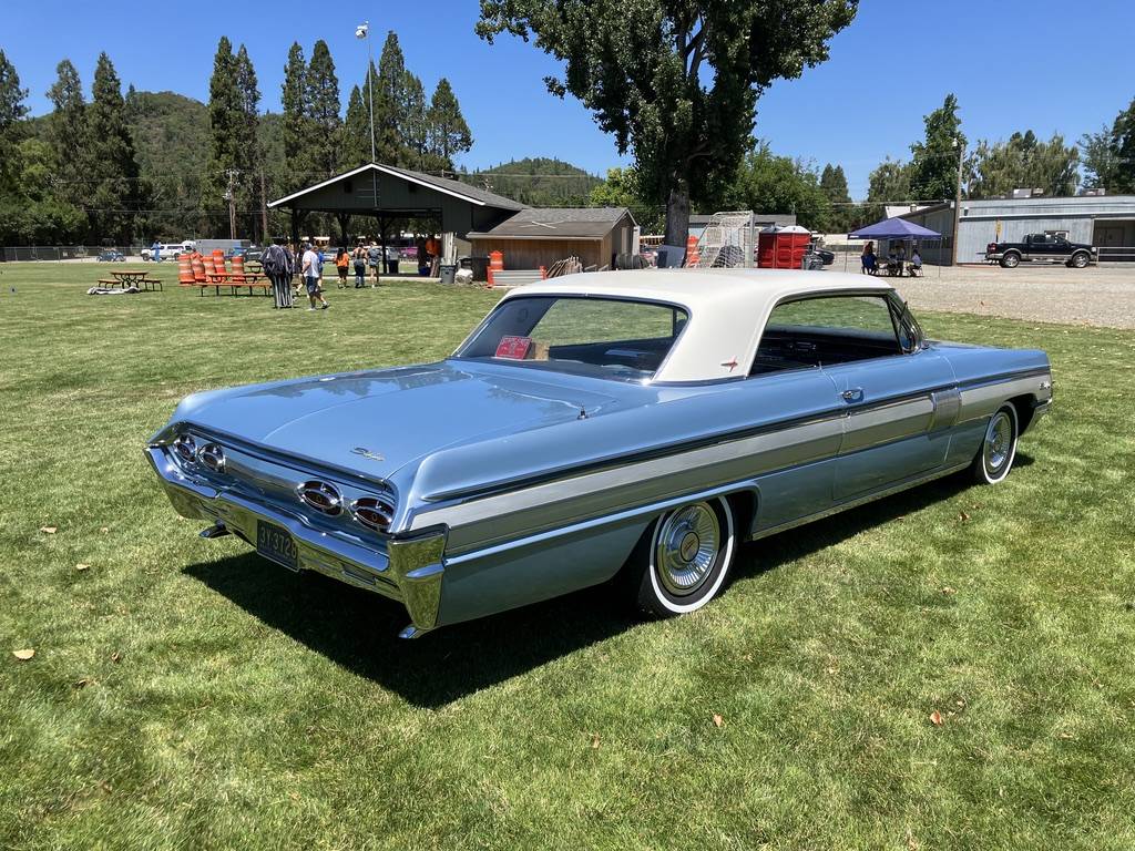 Oldsmobile-starfire-1962-blue-1