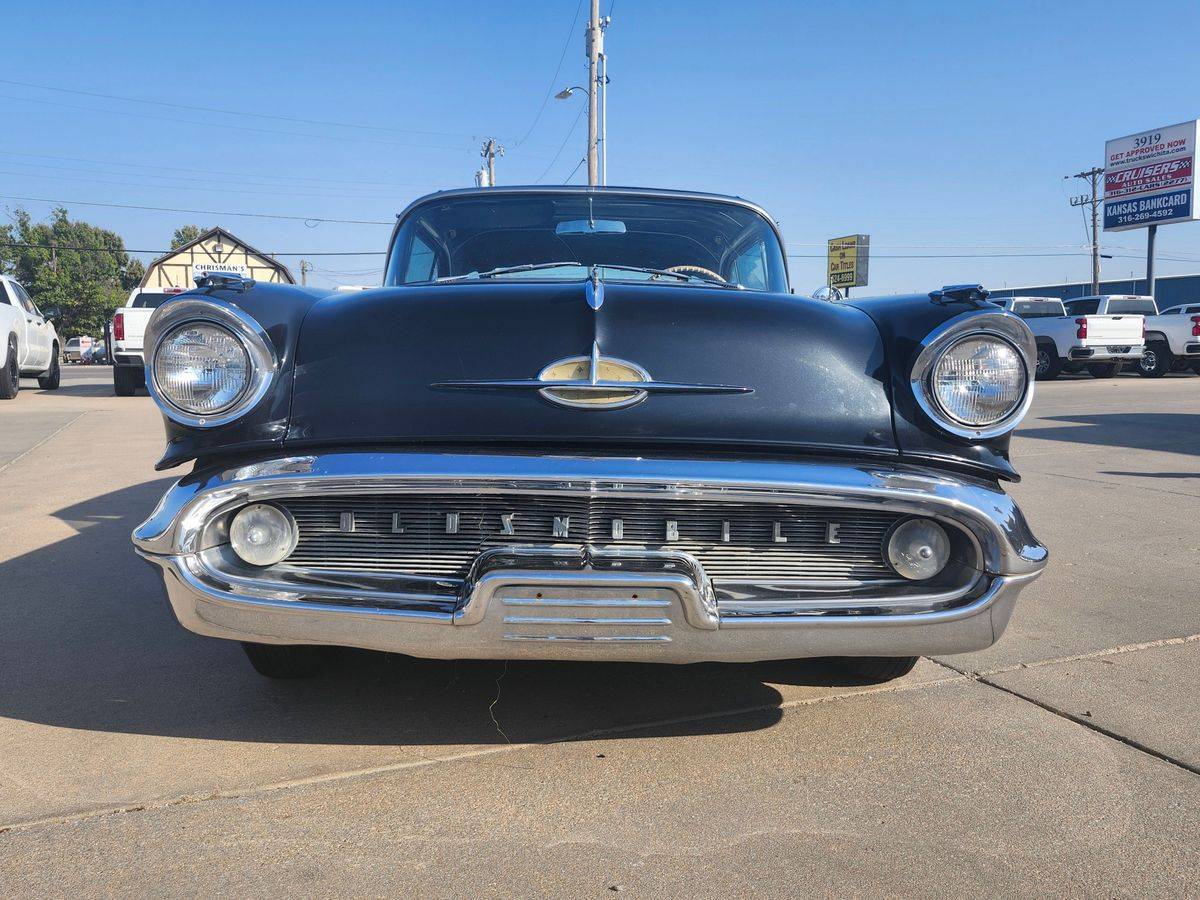 Oldsmobile-super-88-1957-black-12