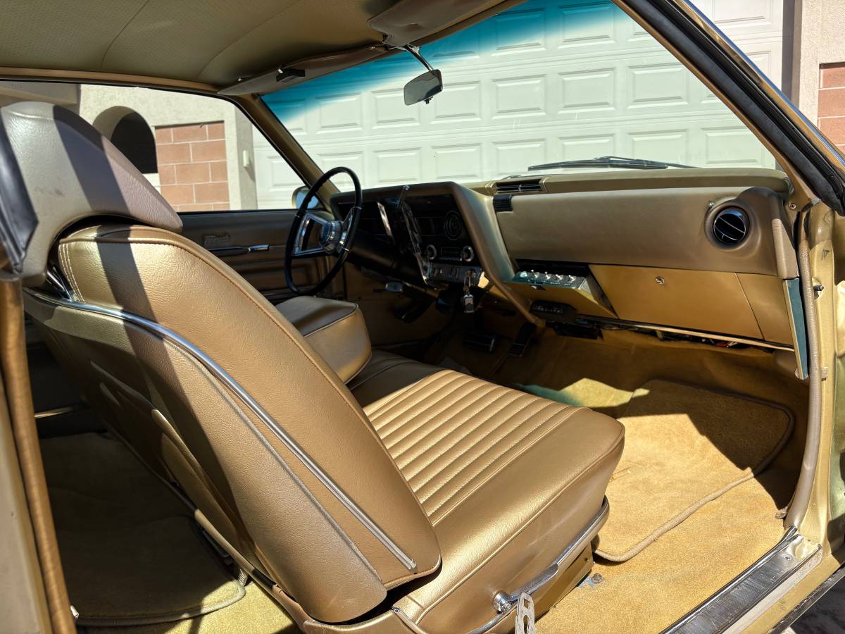 Oldsmobile-toronado-1966-custom-4