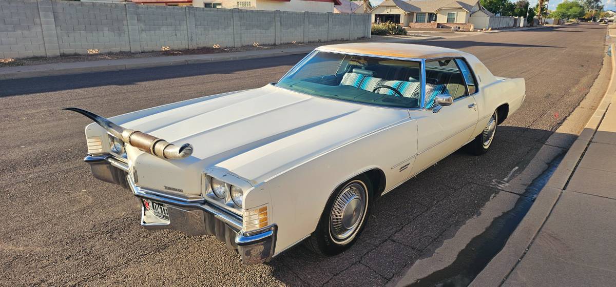 Oldsmobile-toronado-1972-white-1