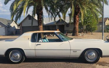 Oldsmobile-toronado-1972-white-3