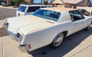 Oldsmobile-toronado-1972-white-8
