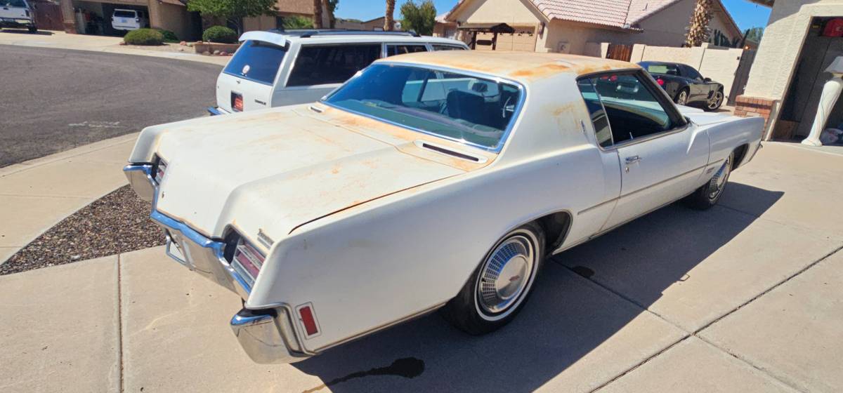 Oldsmobile-toronado-1972-white-8