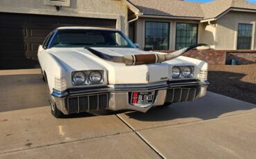 Oldsmobile-toronado-1972-white-9