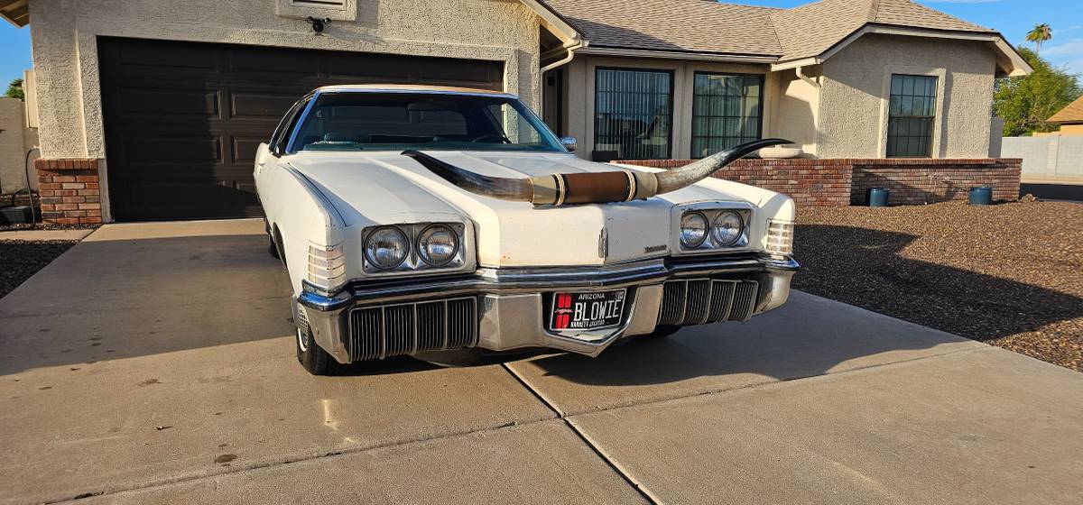 Oldsmobile-toronado-1972-white-9