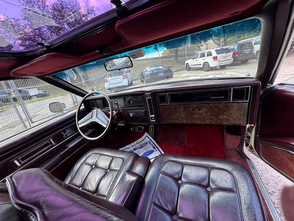 Oldsmobile-toronado-1980-yellow-2