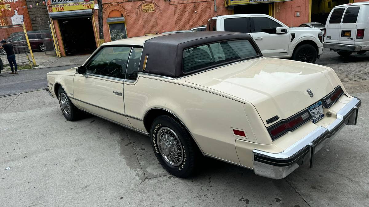 Oldsmobile-toronado-1980-yellow-4