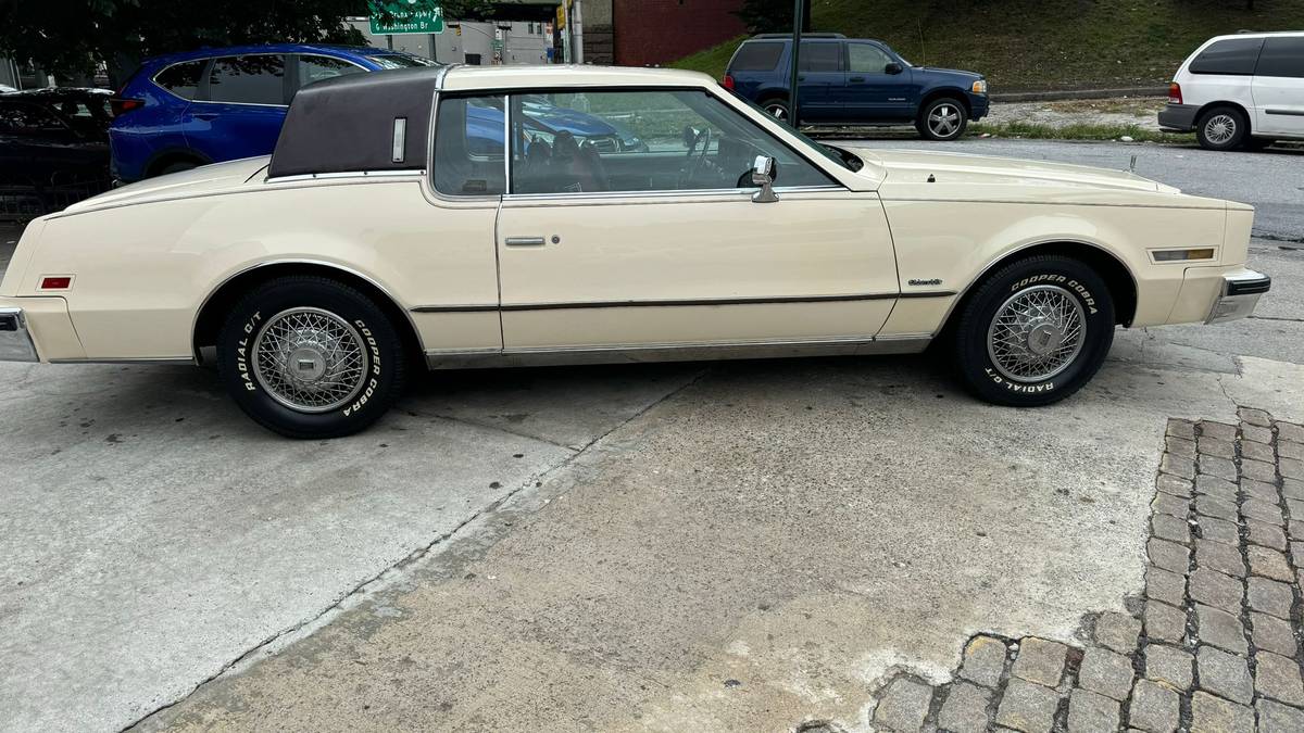 Oldsmobile-toronado-1980-yellow-7