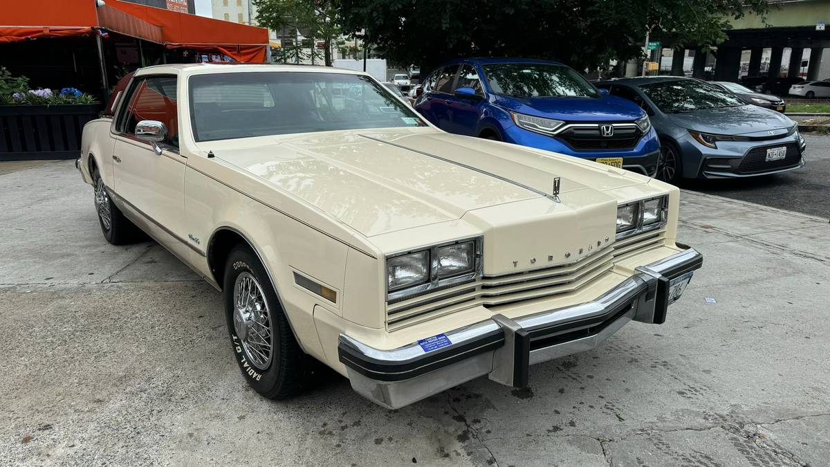Oldsmobile-toronado-1980-yellow