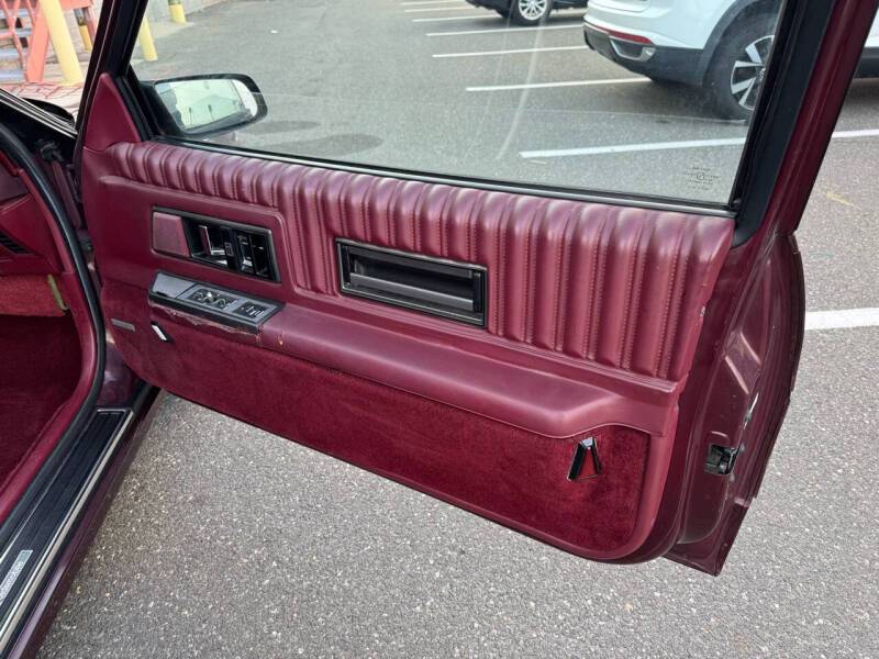 Oldsmobile-toronado-1989-purple-31