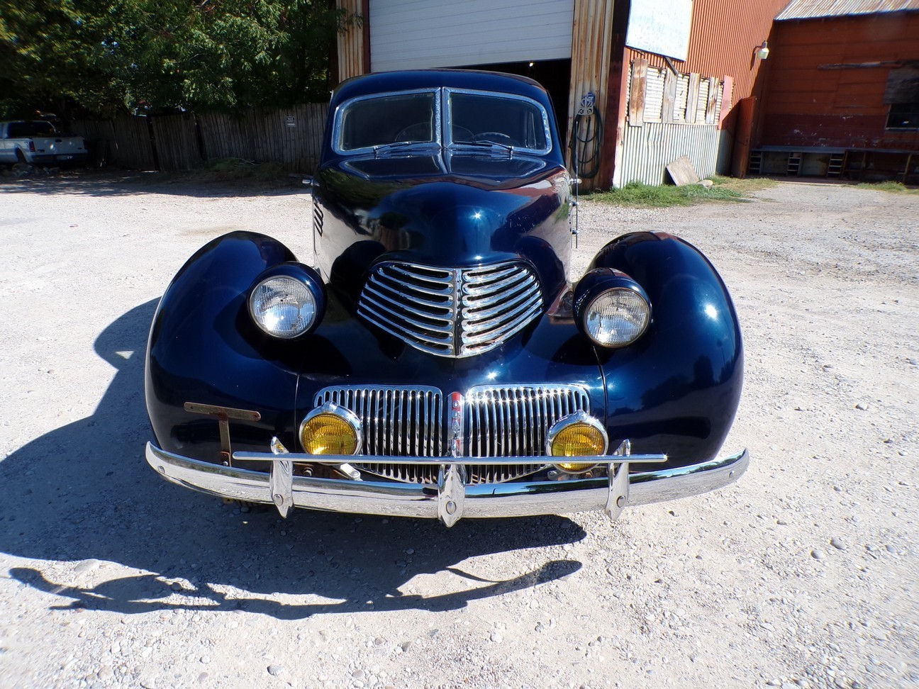 Other-Makes-GRAHAM-HOLLYWOOD-1940-Sedan-1