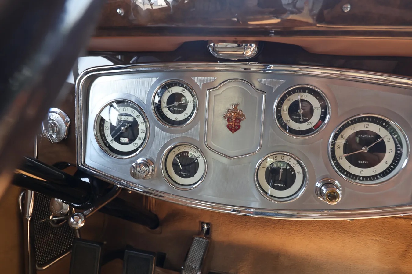 Packard-1101-1934-Maroon-White-5