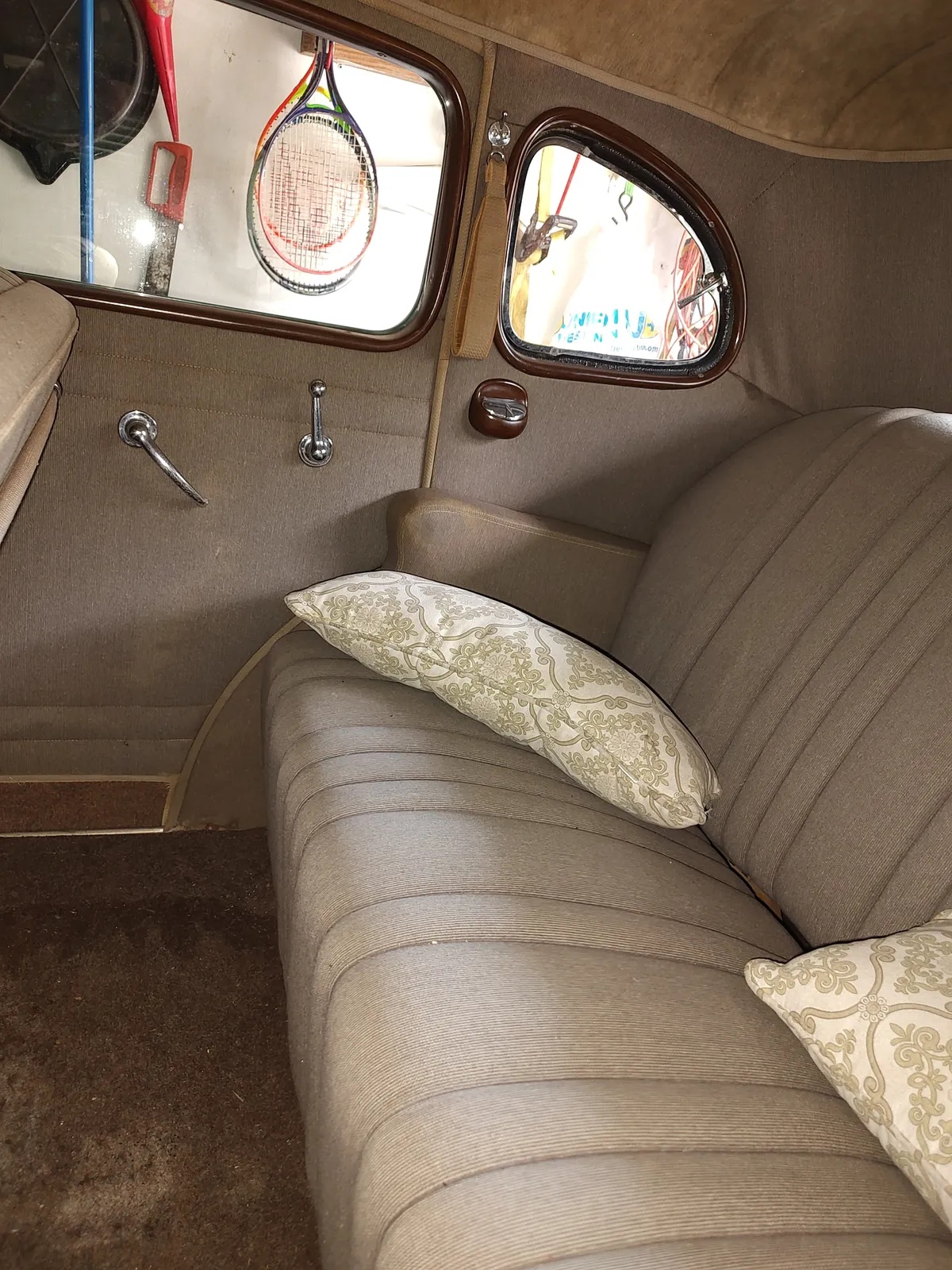 Packard-115c-1937-Coachman-Green-Tan-5