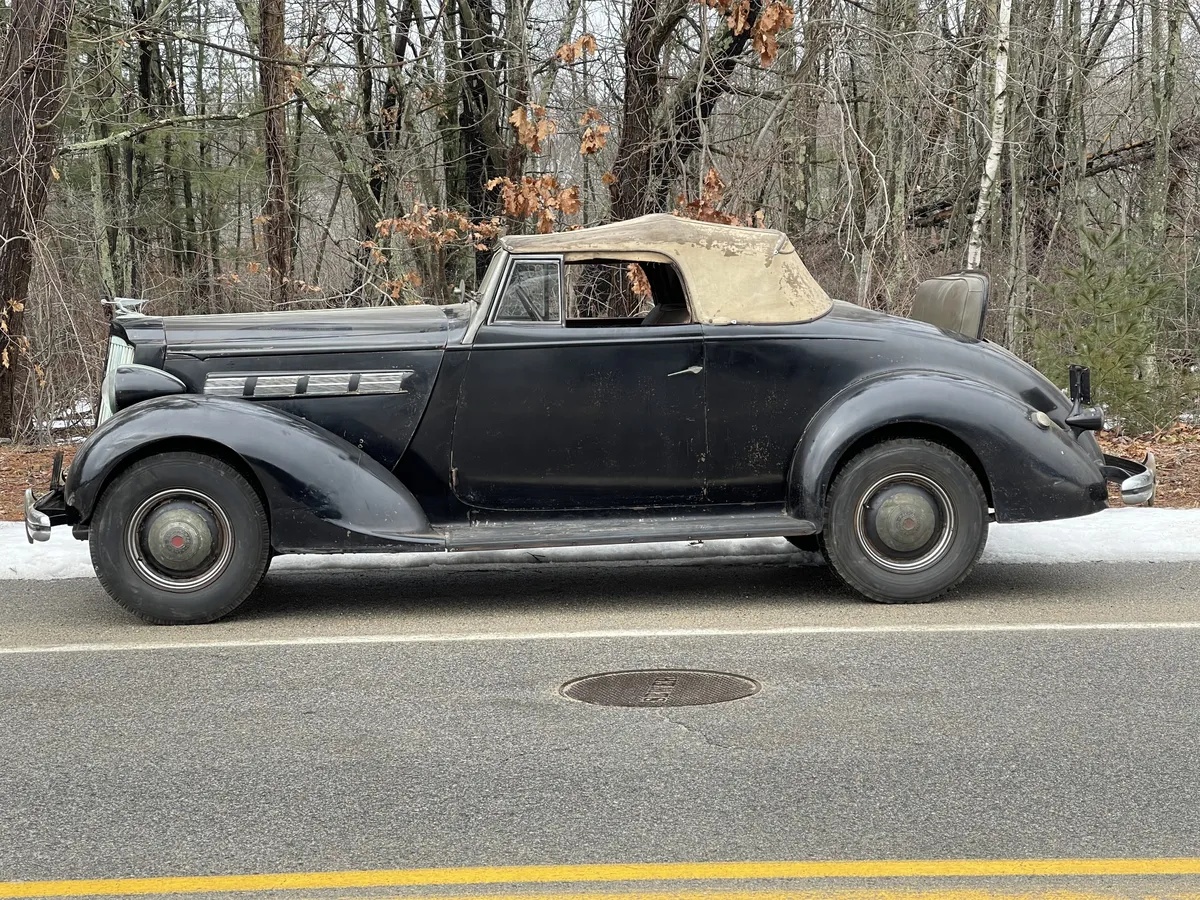 Packard-120-1937-Black-Tan
