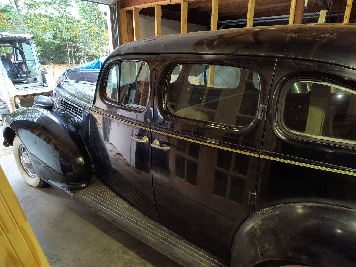 Packard-1939-black-7