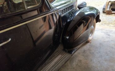 Packard-1939-black-9