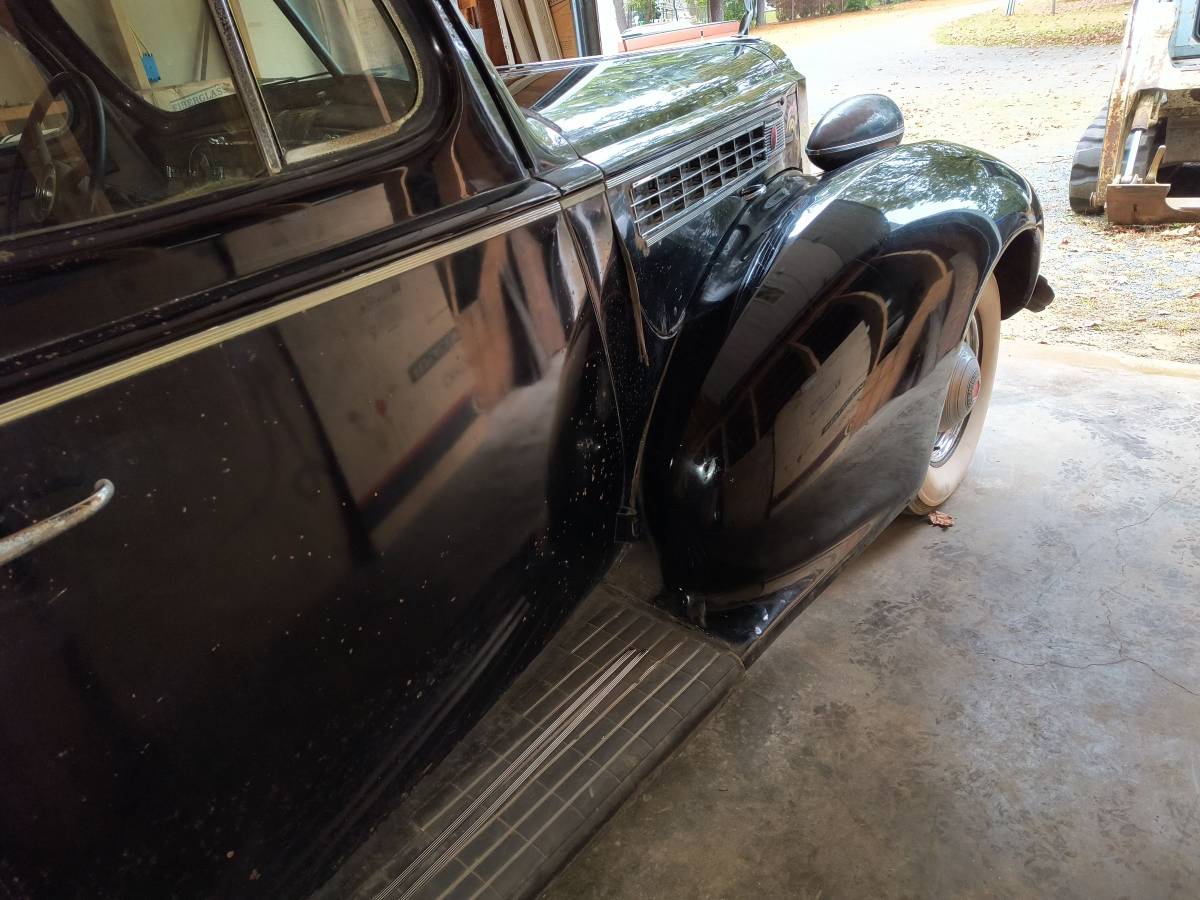 Packard-1939-black-9