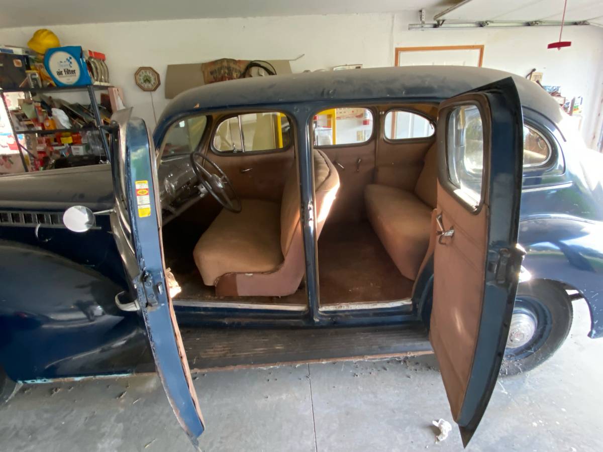 Packard-1940-black-4