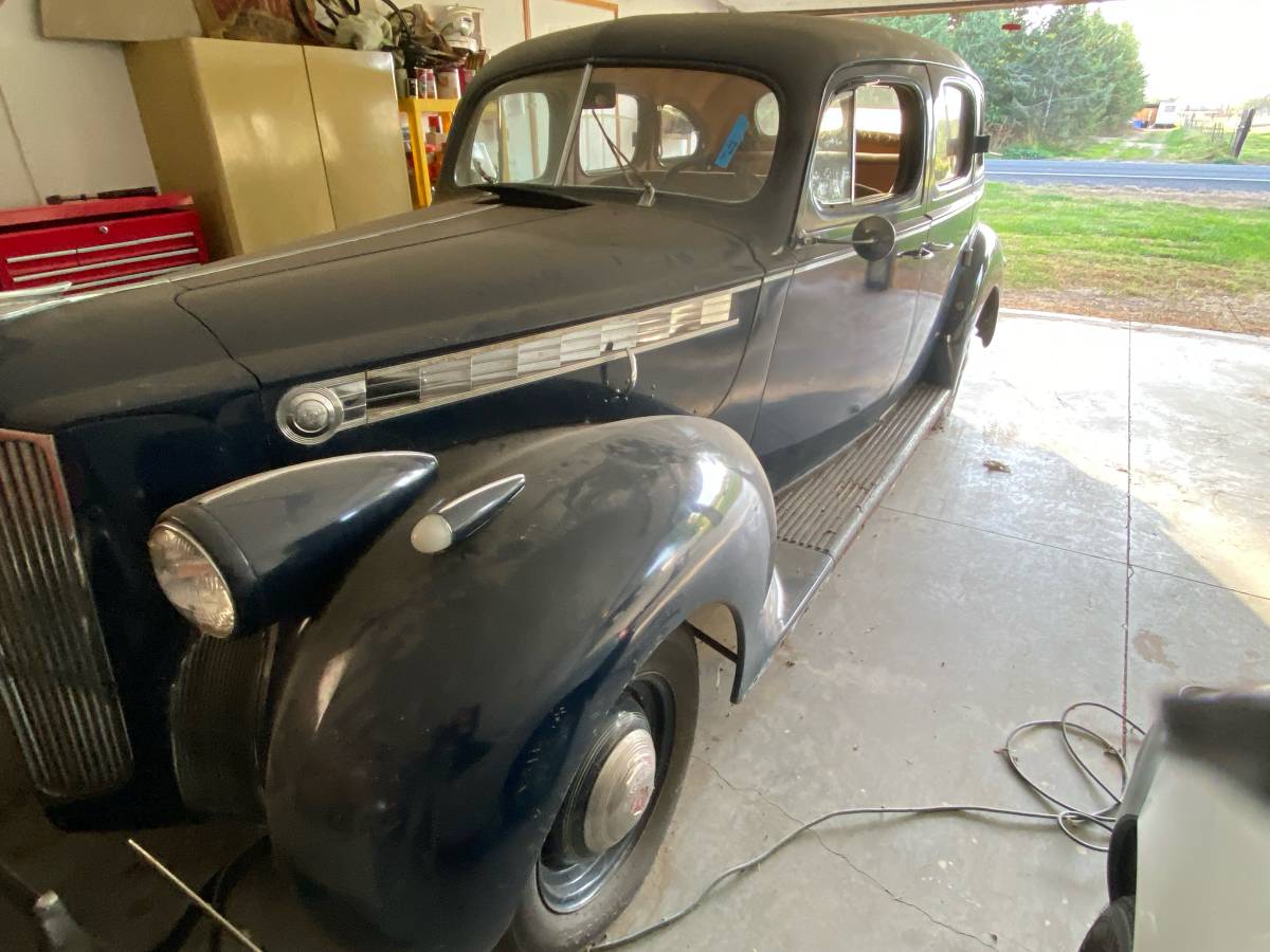 Packard-1940-black-9